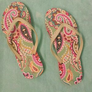 ❤3 for $15! Vera Bradley Tutti Frutti Flip Flops